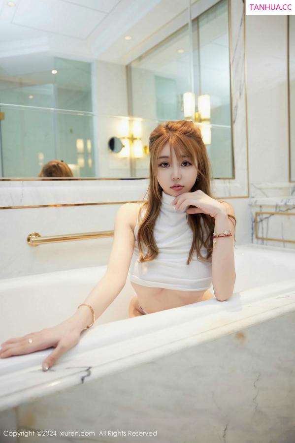   [XiuRen]高清写真图 2024.11.06 No.9402 Zoe柚柚 性感美乳第28张图片